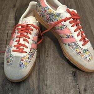 Adidas Women's Floral Sambas - White and Pink